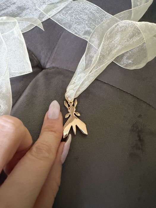 Колие Патриция Пепе