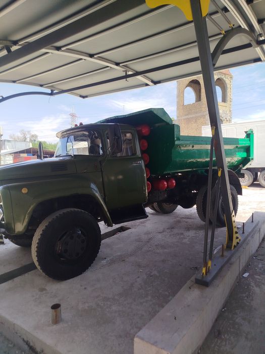Zil sotiladi Maskoviski yil 1990 Mator ural kar6pka zadni  m6s yaxwi ,