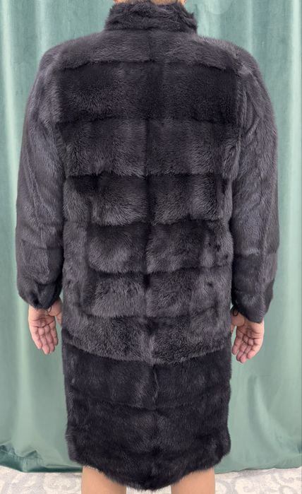 Шуба в идеальном состоянии.