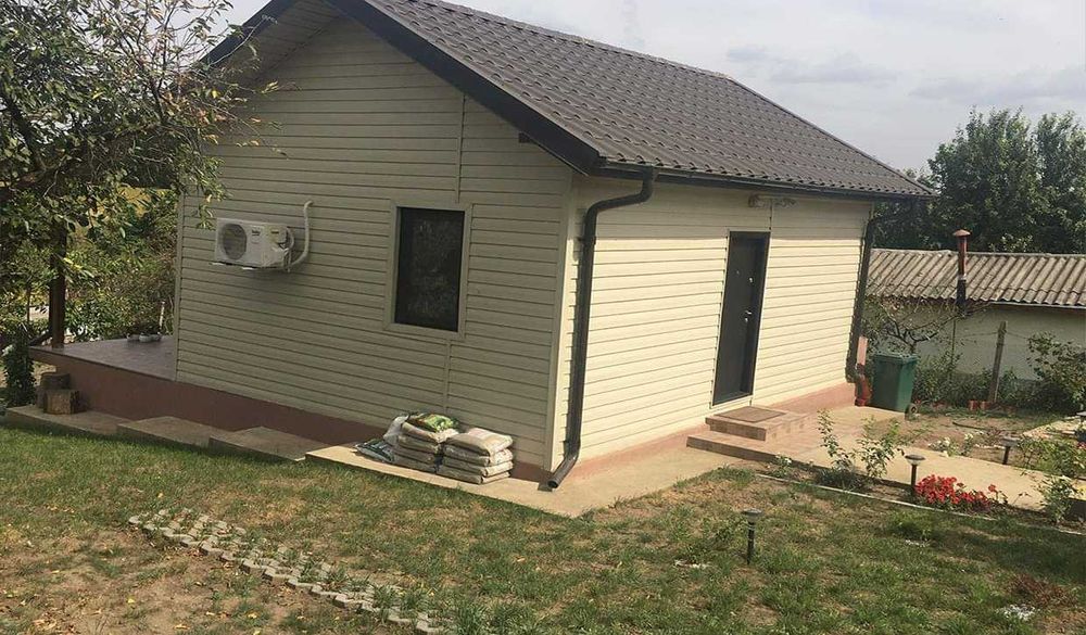 Casa Modulara, Garaje Auto si Containere stil birou din structura metalica si panou sandwich termoizolant