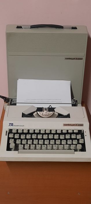 Mașină de scris Contessa de luxe impecabilă