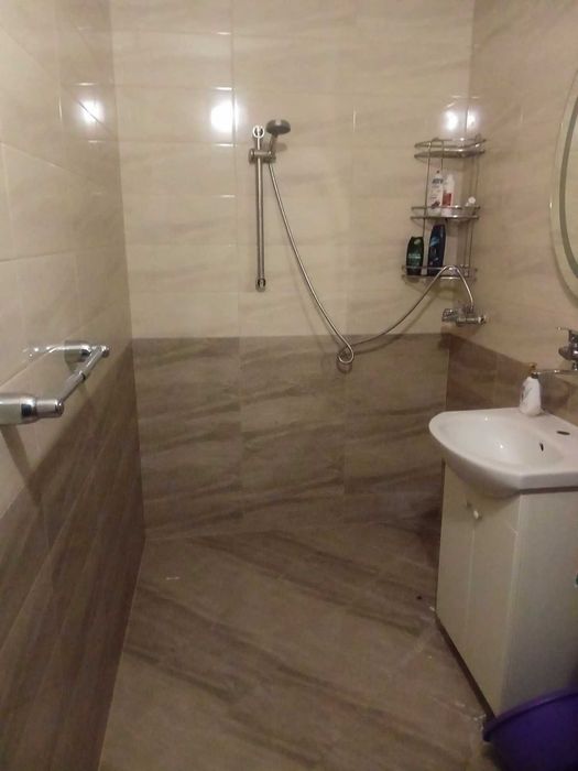 Продава се: 70 кв.м обзаведен Апартамент, в началото на кв. Изгрев с голяма Изба
