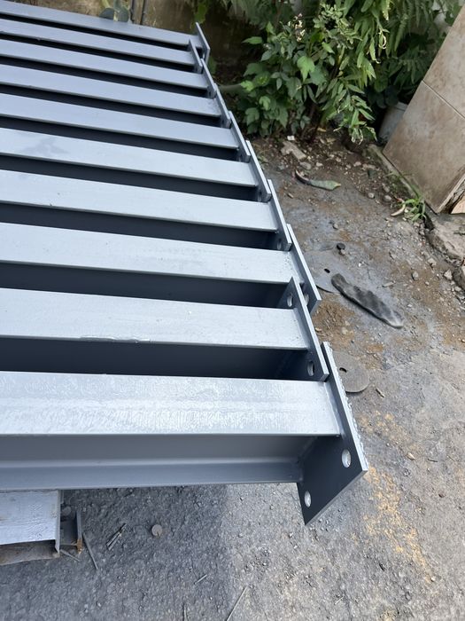 Vând ferme si stâlpi pentru hala structură metalică