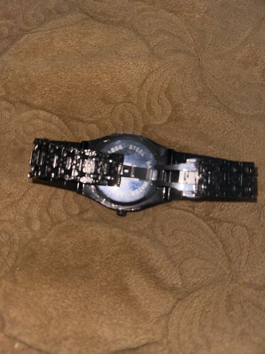 Продам часы новые