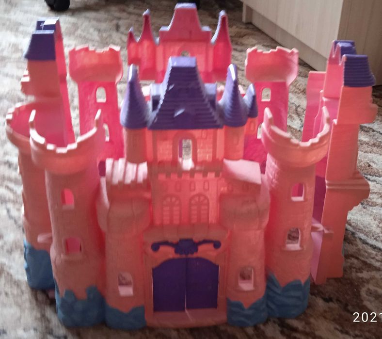 Радиоуправляема полицейска кола,К-т Рапунцел PLAY -DOH,  Замък