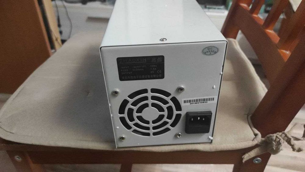 Vând sursă de laborator RXN303 0-30V , 3A