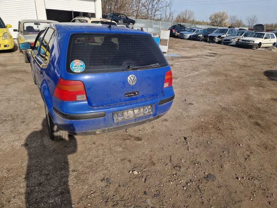 VW Golf 1.6i 8в. за части