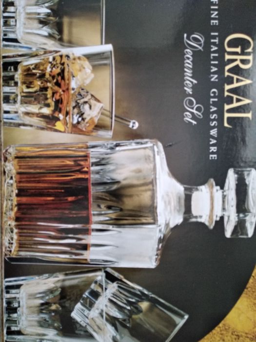 Уникален  подарък за Коледа-италиянски комплект-гарафа и 6 чаши