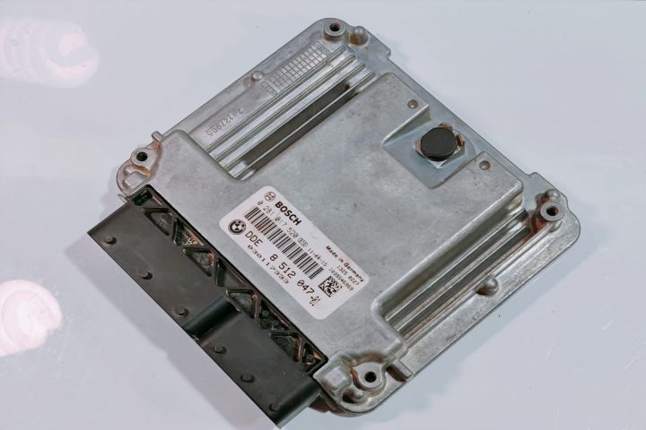 Calculator Motor  ECU  851204701 BMW Seria 3 E90/E91/E92/E93 (facelif