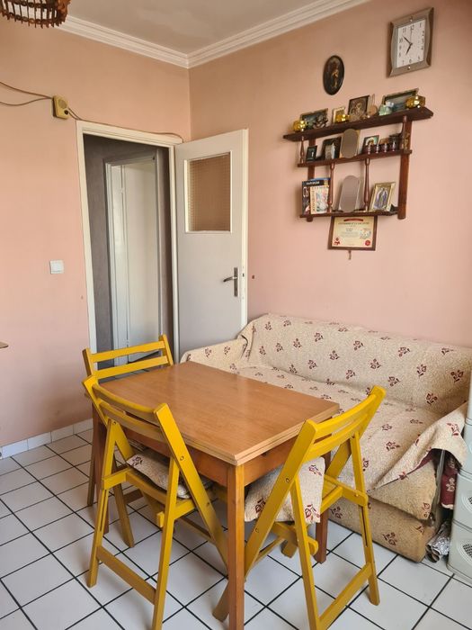 Саниран 2стаен преустроен на 3стаен в Любен Каравелов.