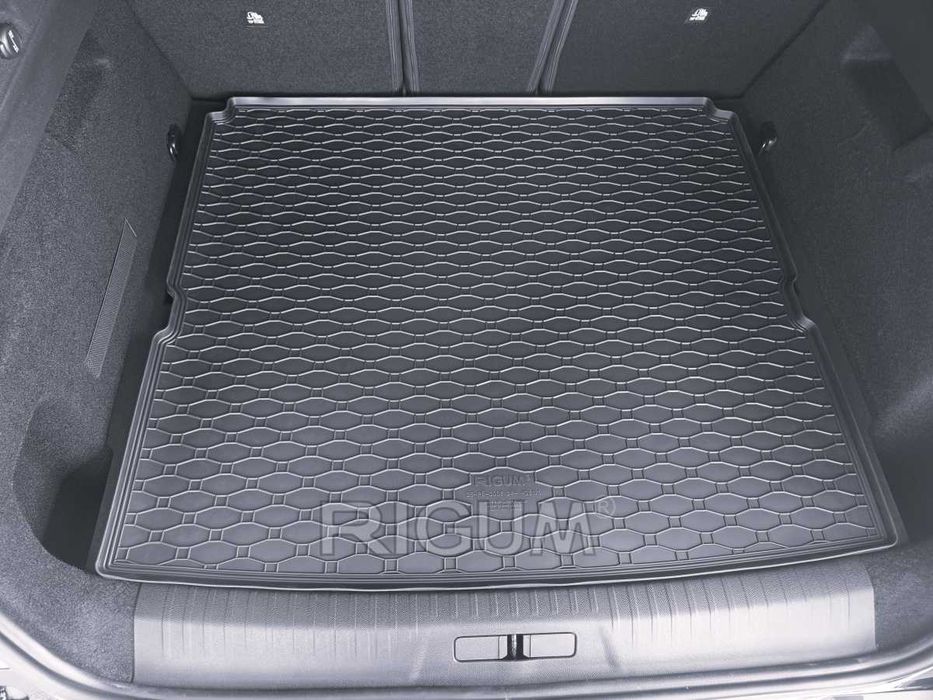 Гумени стелки или багажник PEUGEOT 3008 MHEV и e-3008 от 2024г.