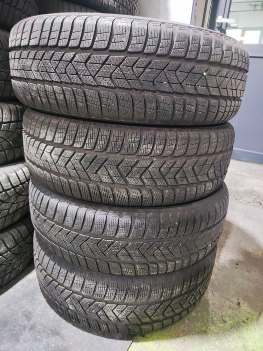 4  бр зимни 215/65/17 Pirelli 24г