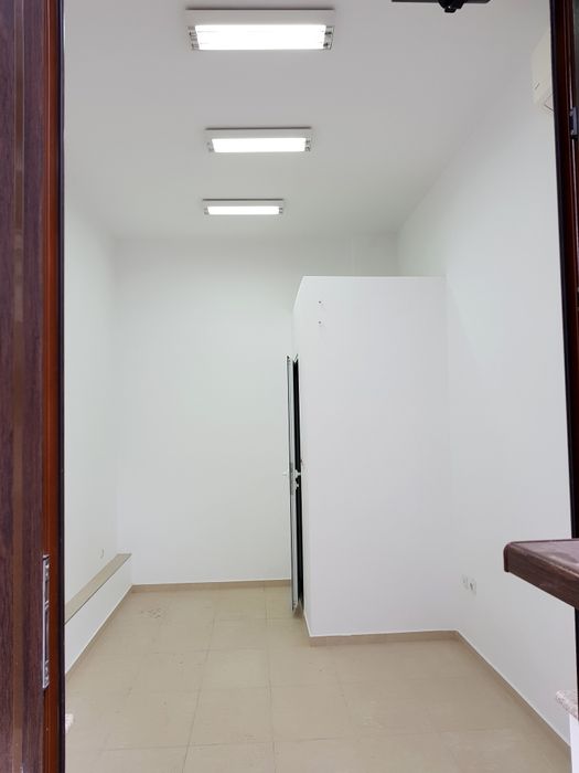 Дава се под наем Магазин в Варна, Централна поща - 15 кв.м за 298.86 € - Снимка #5