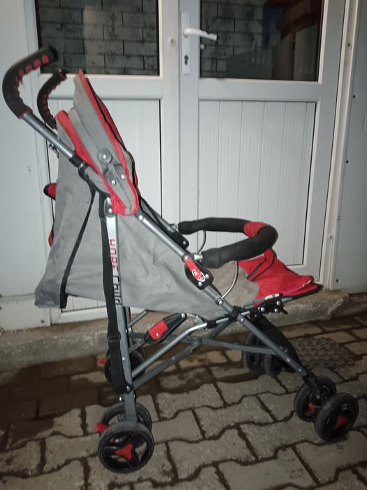 Коляску продам..