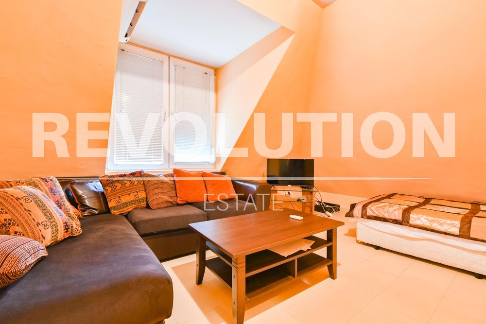 Дава се под наем Двустаен апартамент в София, Център - 70 кв.м за 550 € - Снимка #1