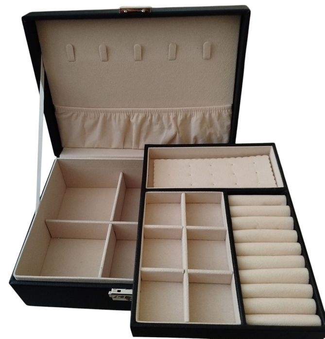 Кутия за бижута , черна