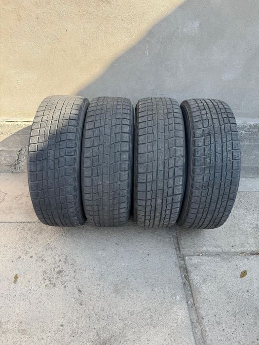 Шины  215/60/17   YOKOHAMA