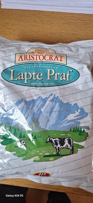 Vând lapte praf  Aristocrat