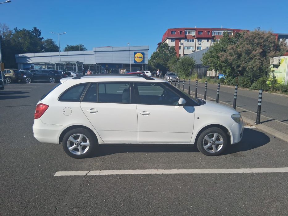 SKODA Fabia 2010 — imagine 4