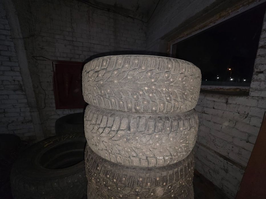 Продам комплект зимней резины 205/55 R16