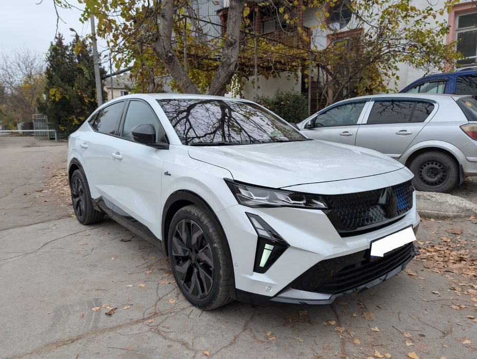 Renault Rafale 1.2 hibrid 210hp 2025 9000km