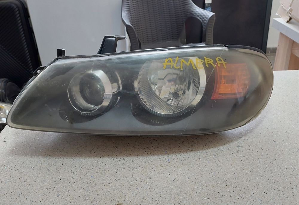Far stanga Nissan Almera european