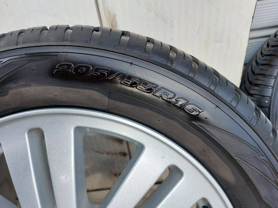 205 55 16 TOYO дот 22 г с алуминиеви джанти за Форд