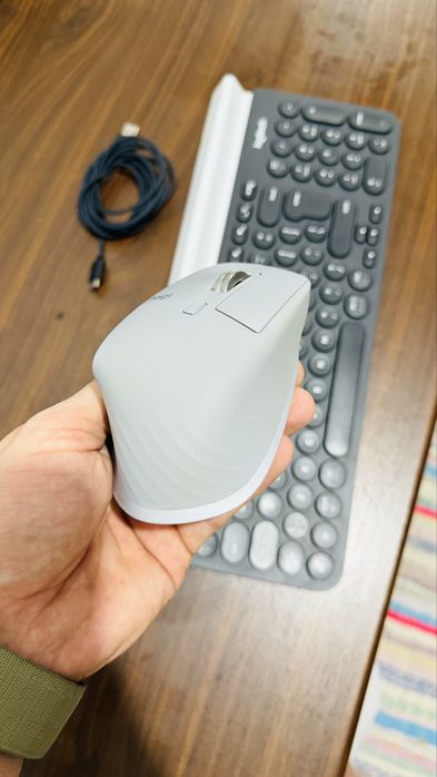 Vand Set Logitech premium – MX Master 3 + K780 (ca noi)