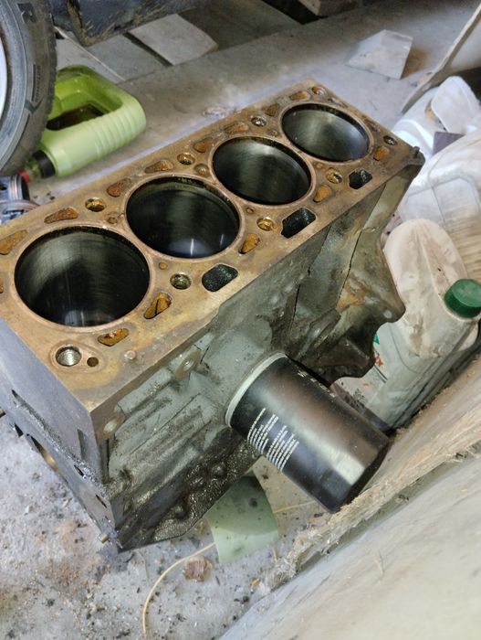 Блок гольф 3 1.6 абу