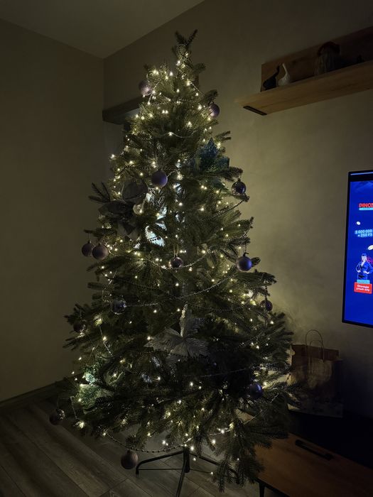 Продаю елку исскуственную зеленую