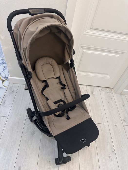 Продам коляску anex air z