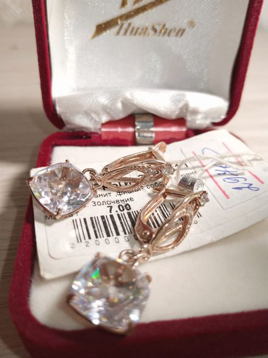 Продаются серьги