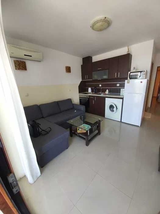 Дава се под наем Двустаен апартамент в Созопол - 50 кв.м за 306 € - Снимка #2