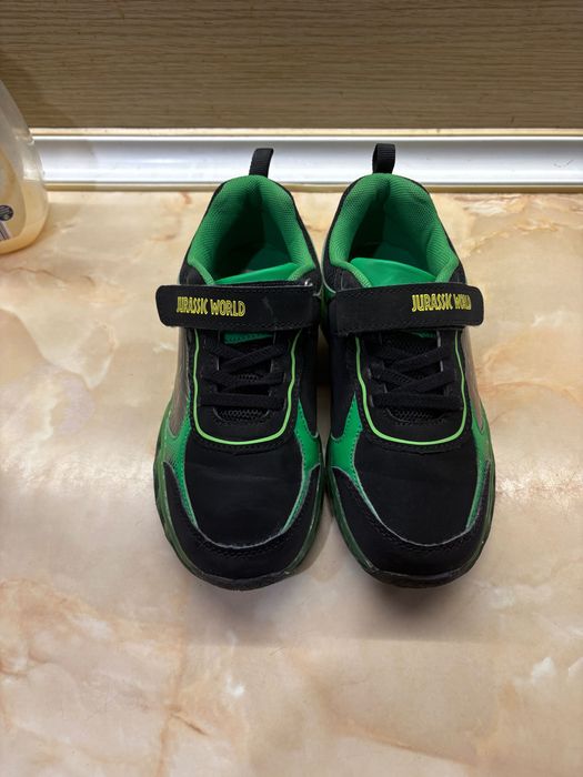 Детски светещи маратонки