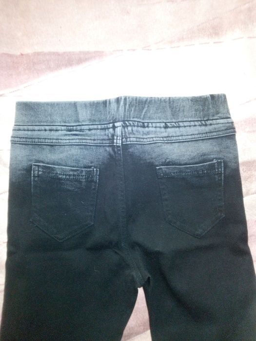 Продам джинсы- скини