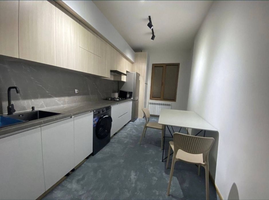 Продаётся 2-комнатная квартира в новостройке, рядом с Юнусабадом.