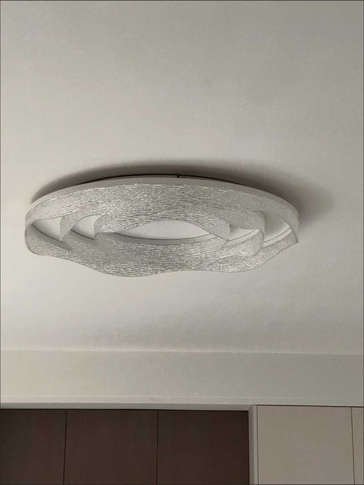 Продам LED люстру