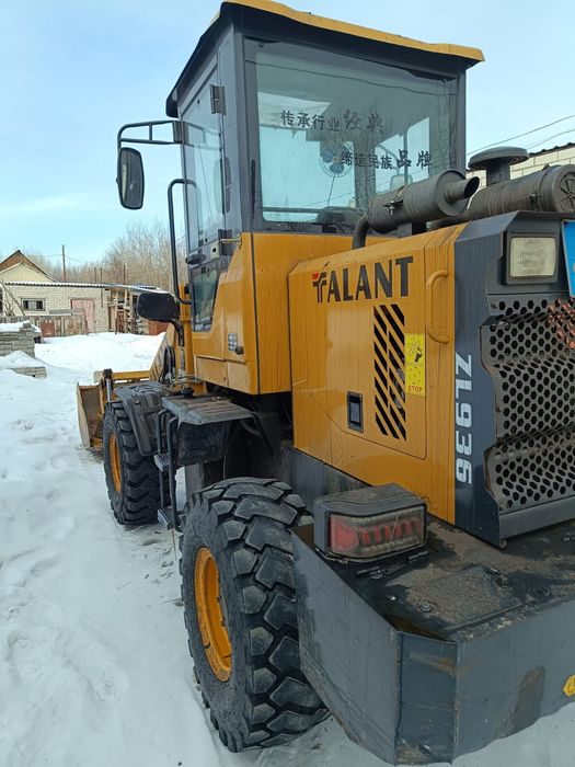 Погрузчик фронтальный