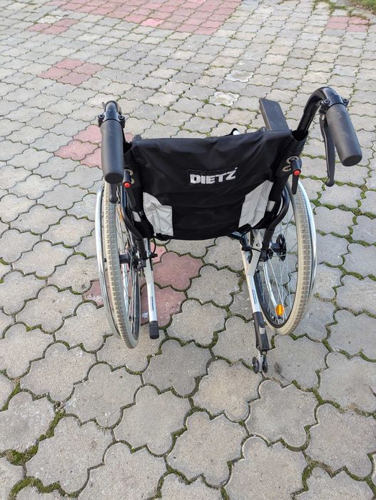 Scaun pliabil , carucior pentru persoane cu nevoi speciale