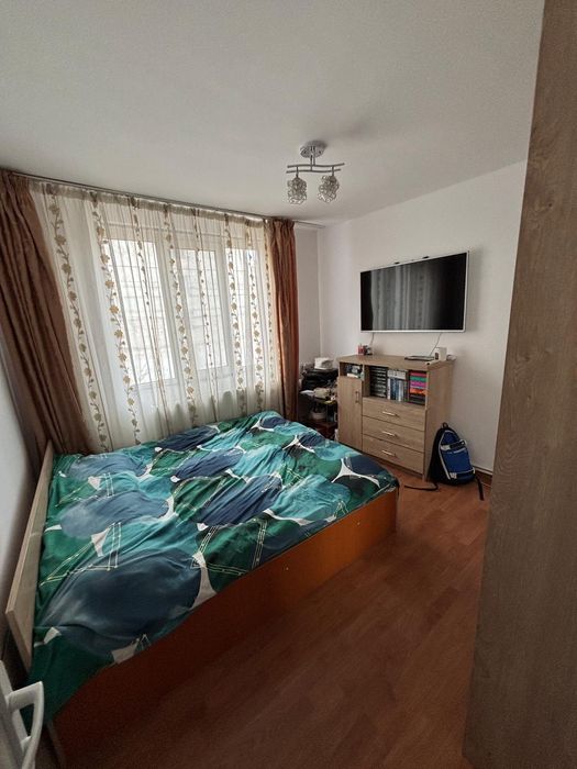 Vând apartament 3 camere