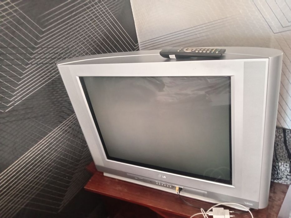 Продам телевизор LG