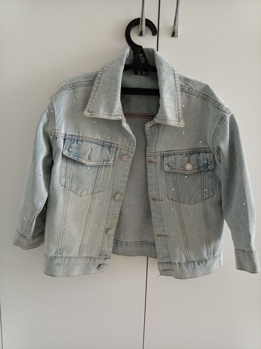 Продам джинсовую куртку для девочки