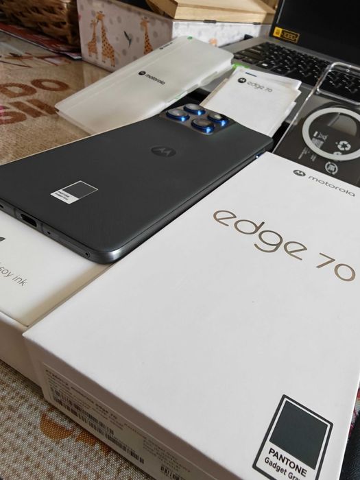 Motorola Edge 70 12/512 Pantone Gadget Grey