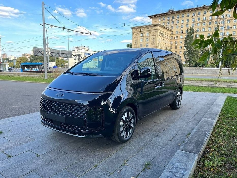 Аренда Hyundai Staria с водителем Алматы минивэн 8мест бизнес трансфер