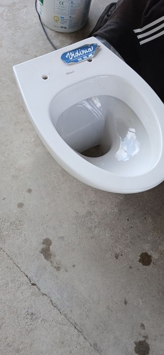 Тоалетна чиния нова