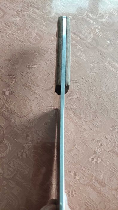 Кухненски сатър от дебела стомана и дървена дръжка