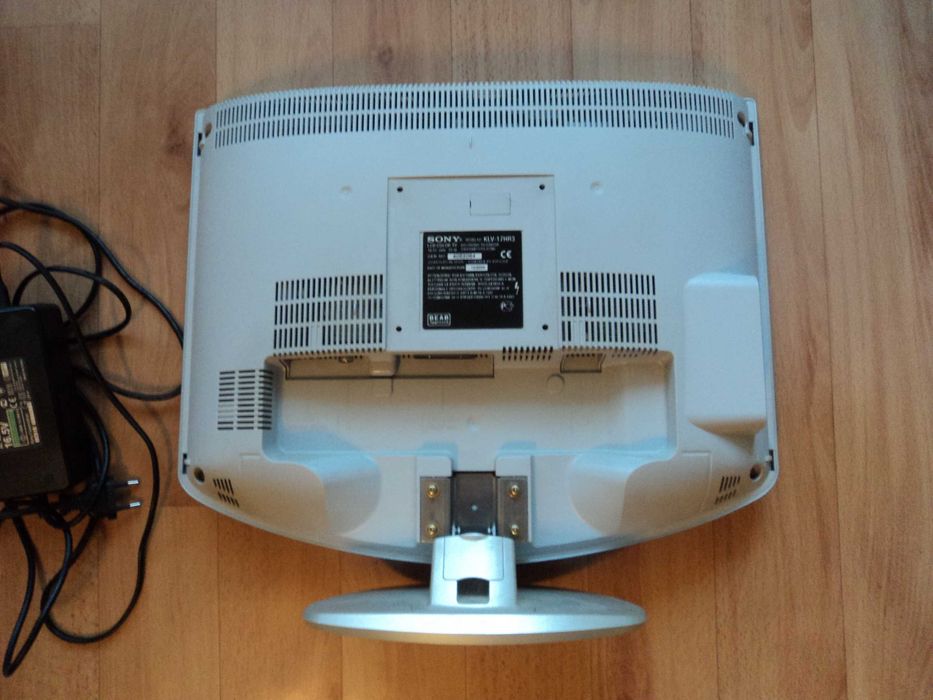 Телевизор SONY WEGA  KLV-17HR3