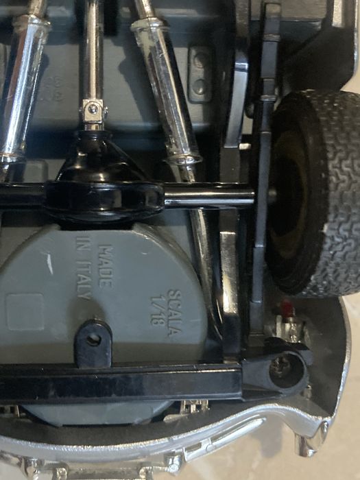 Количка Chevrolet Corvette 1957 burago 1/18 made in Italy