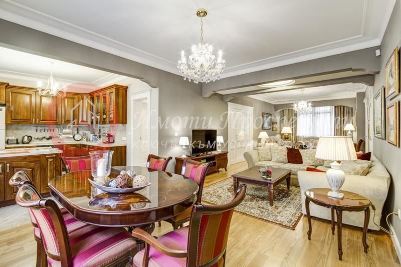 Дава се под наем Тристаен апартамент в София, Център - 160 кв.м за 2100 € - Снимка #1