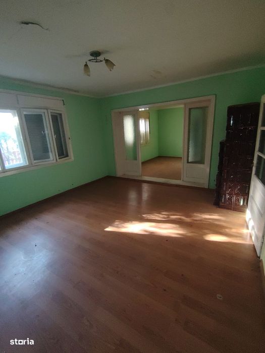 Ocazie!!!Două case mari la Pancota la pret de apartament.